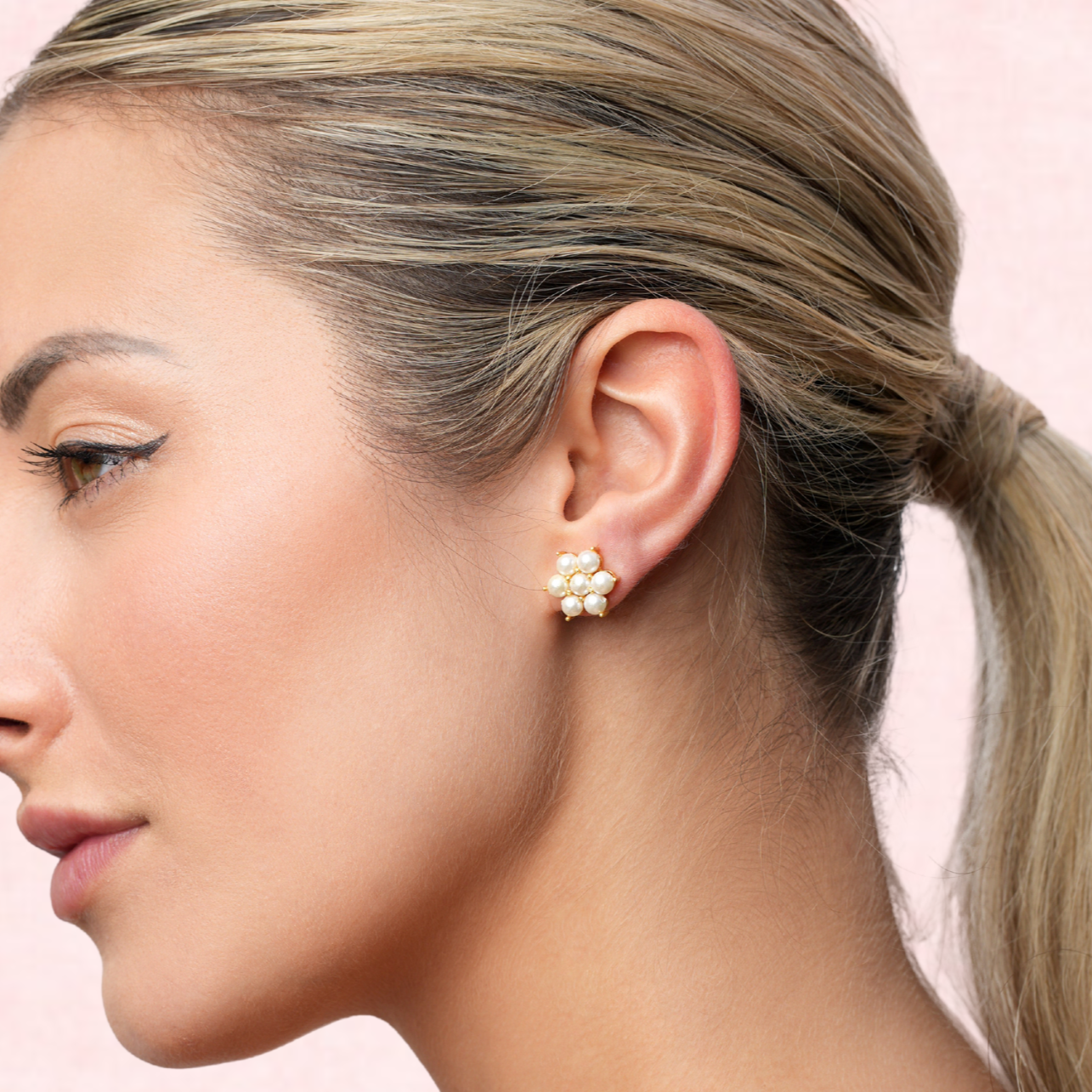 Rosa Pearl Studs